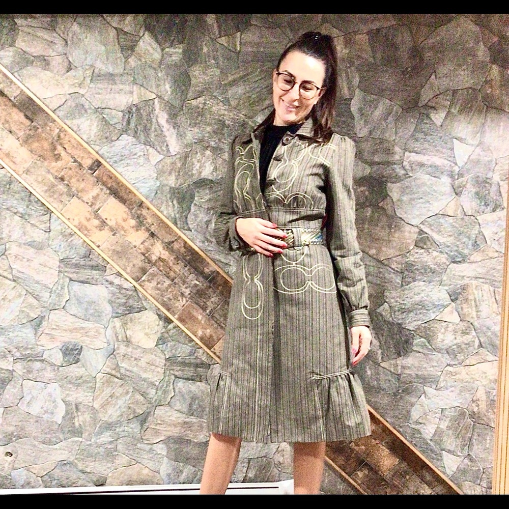 Real Runway Coat - Picture 3 of 16